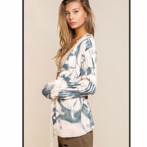 Cloudy Fog Button Up Cardigan - Picture 4 of 5